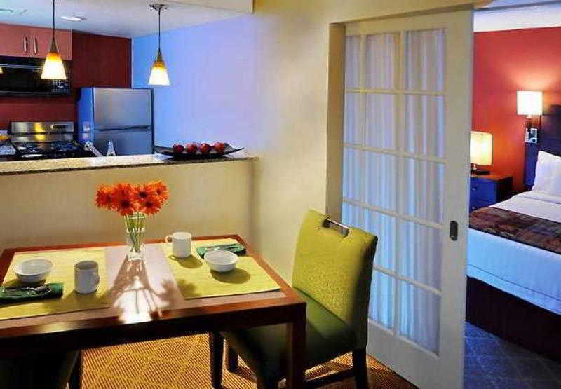 Sonesta Es Suites Dallas Central Expressway Экстерьер фото